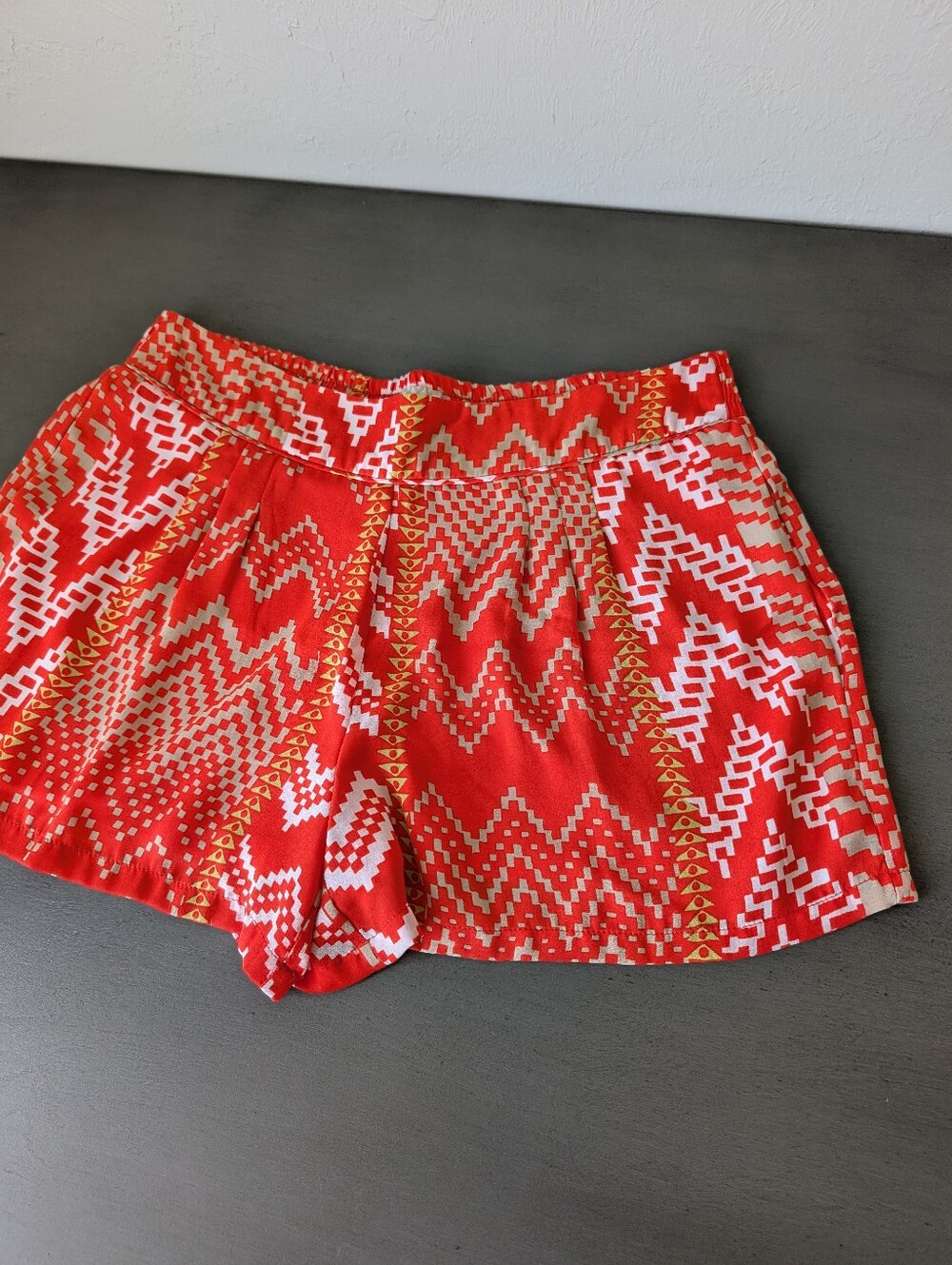 GB Chevron Orange Shorts Geometric Bright Neon Size Small
